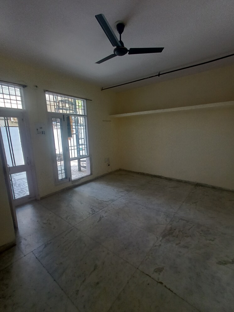 Room, sector 11 2 Bedroom 1600 Sq.Ft. Independent House In Sector 11 Panchkula 9012870