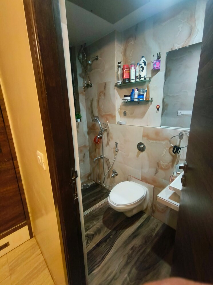 Bathroom, sindhi-society 1 Bedroom 620 Sq.Ft. Apartment In Chembur Mumbai 9012890