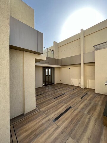Room in 3 BHK Apartment at Kolte Patil Stargaze, Bavdhan – for Rent