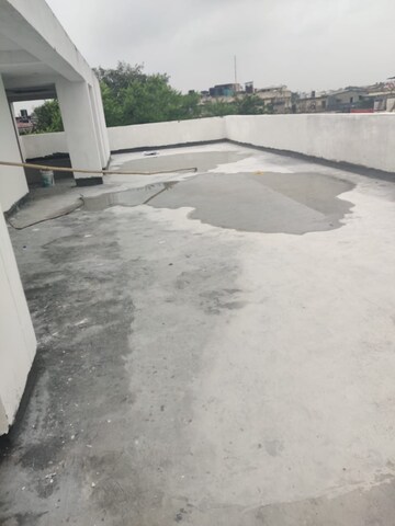 Team Area in  Showroom at Green Park Extension – for Rent