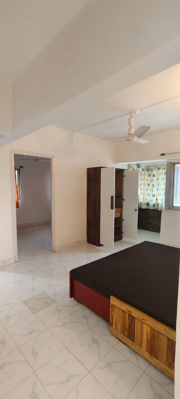 Room in 2 BHK Apartment at Amboli – for Rent