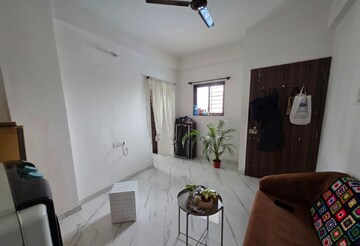 Team Area in 1 BHK Apartment at Swami Samartha Complex, Wadgaon Sheri – for Rent