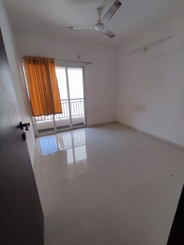 Room in 2 BHK Apartment at Puraniks Abitante Fiore, Bavdhan – for Rent