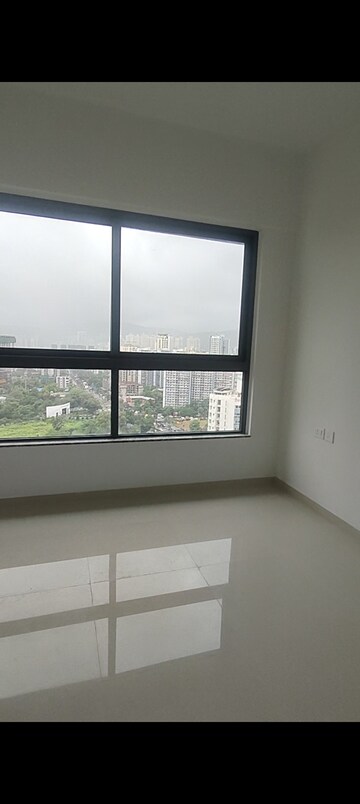 Room in 2 BHK Apartment at Kalpataru Immensa C, Kolshet Road – for Rent