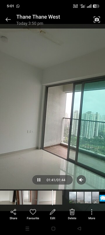 Room in 2 BHK Apartment at Kalpataru Immensa C, Kolshet Road – for Rent