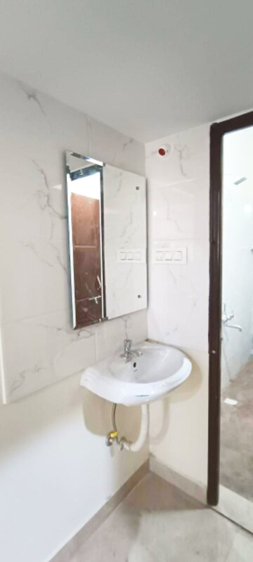 Bathroom in 2 BHK Apartment at Mehdipatnam – for Rent