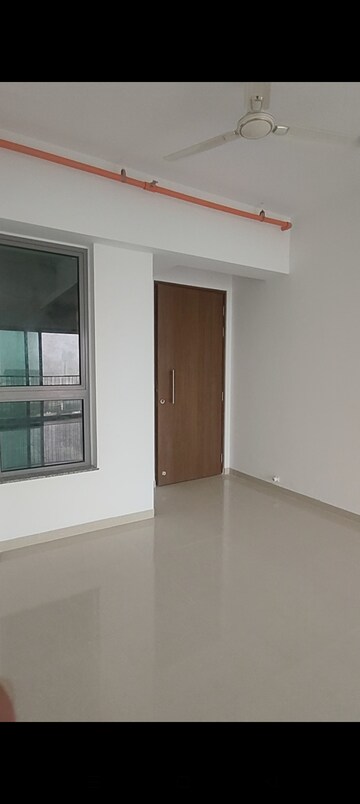 Room in 2 BHK Apartment at Kalpataru Immensa C, Kolshet Road – for Rent