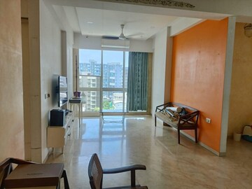 Team Area in 2 BHK Apartment at Andheri West – for Rent