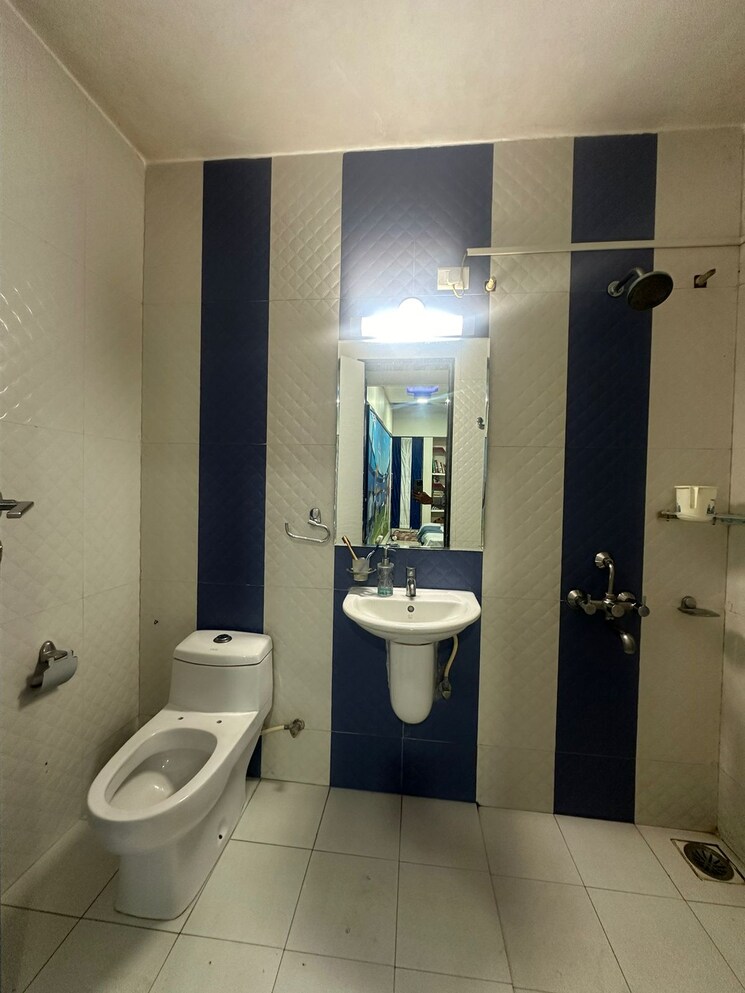 Bathroom, amar-serenity 4 Bedroom 2500 Sq.Ft. Apartment In Baner Pashan Link Road Pune 9013109