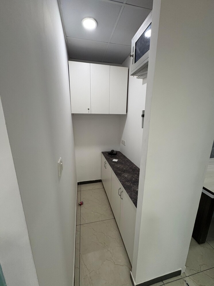 Bathroom, sector 1 Commercial Office Space 600 Sq.Ft. In Sector 1 Noida 9013131