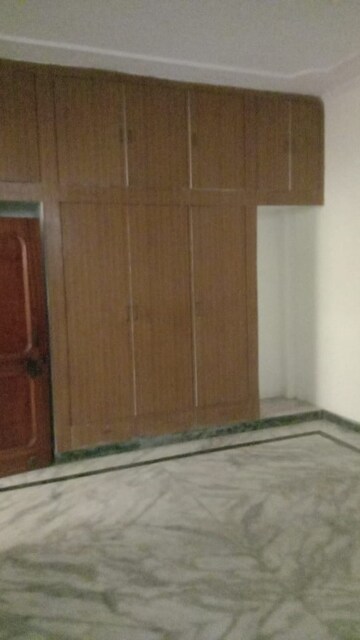 Room in 4 BHK Independent House at Raj Nagar – for Sale