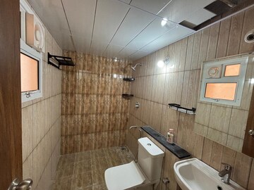 Bathroom in 3 BHK Apartment at Prestige Finsbury Park Regent, Bagaluru – for Rent