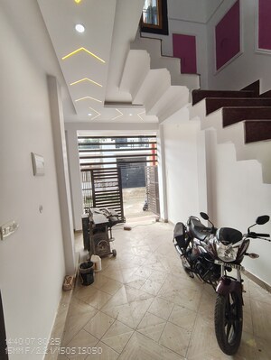 Team Area in 3 BHK Independent House at Jankipuram Extension – for Sale