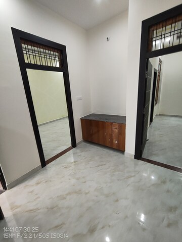 Room in 3 BHK Independent House at Jankipuram Extension – for Sale