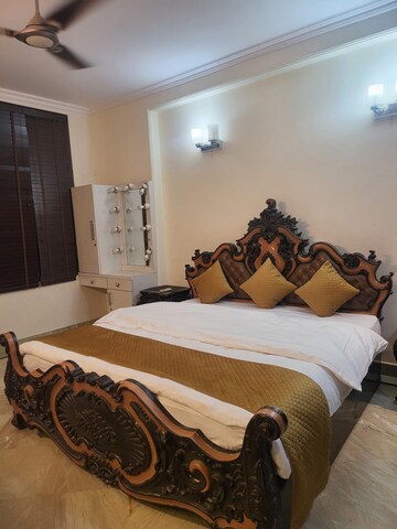 2 BHK Apartment For Rent in Ajnara Homes, Sector 16b Greater Noida