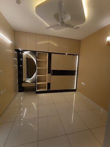 Room in 3 BHK Apartment at Prestige Finsbury Park Regent, Bagaluru – for Rent