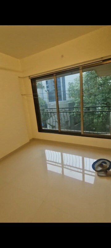 Room in 1 BHK Apartment at Bindra Sateri Legacy, Andheri East – for Rent