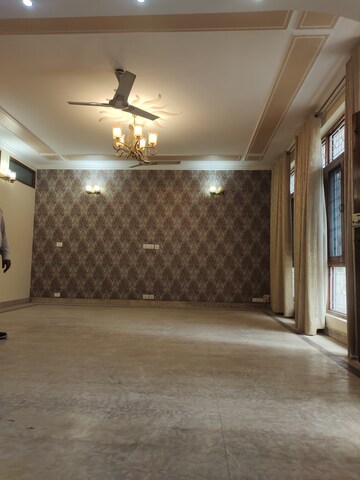 3 BHK Builder Floor For Rent in East Of Kailash