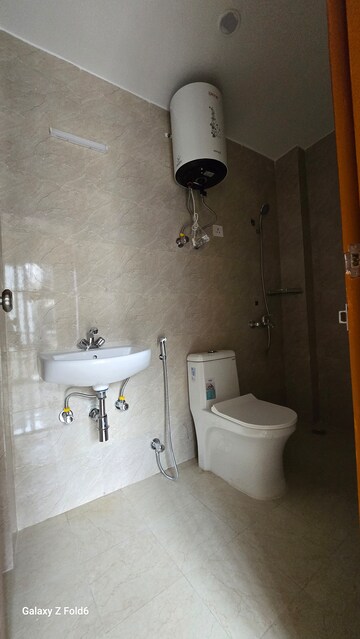 Bathroom in 2 BHK Builder Floor at Palm Residency Chhatarpur, Chattarpur – for Rent