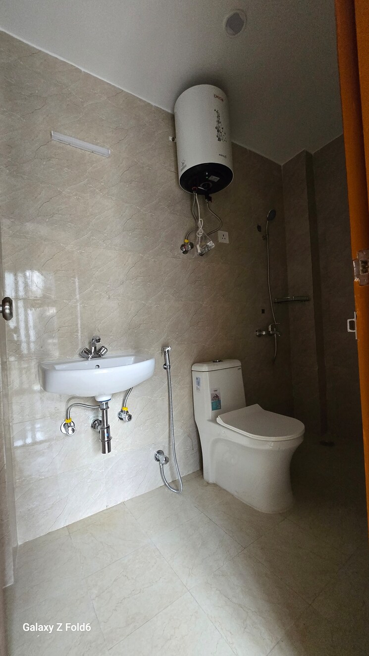 Bathroom, palm-residency-chhatarpur 2 Bedroom 850 Sq.Ft. Builder Floor In Chattarpur Delhi 9013325