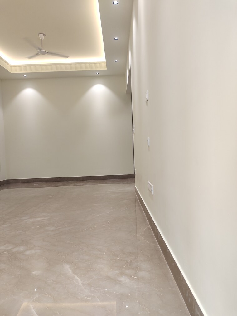 undefined, east of kailash 3 Bedroom 1800 Sq.Ft. Builder Floor In East Of Kailash Delhi 9013344