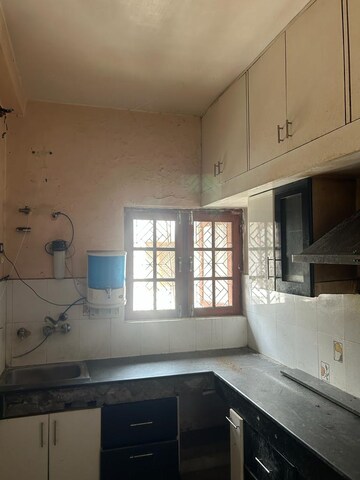 Kitchen in 3 BHK Villa at Nehru Enclave, Gomti Nagar – for Rent