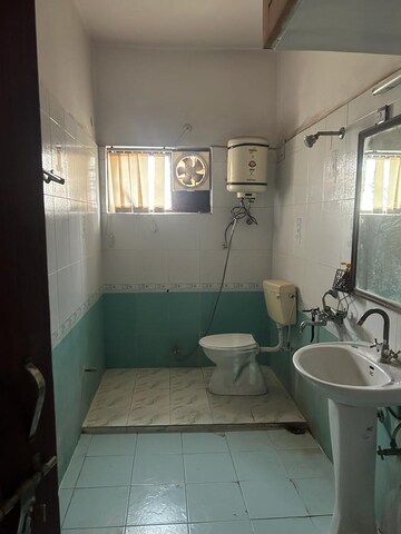 Team Area in 3 BHK Villa at Nehru Enclave, Gomti Nagar – for Rent