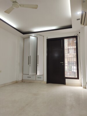 Furnished Amenities in 3 BHK Builder Floor at Greater Kailash I – for Sale