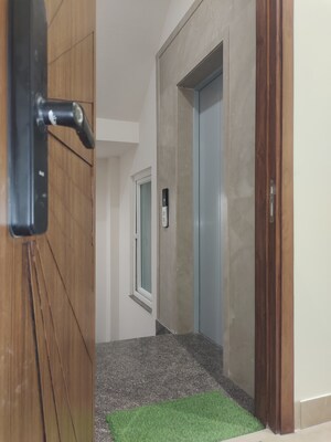 Furnished Amenities in 3 BHK Builder Floor at Greater Kailash I – for Sale