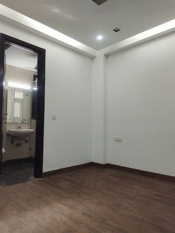 Furnished Amenities in 3 BHK Builder Floor at Greater Kailash I – for Sale
