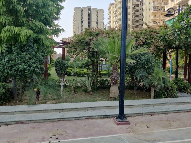 Garden, mehak-jeevan 3 Bedroom 1355 Sq.Ft. Apartment In Raj Nagar Extension Ghaziabad 9013388