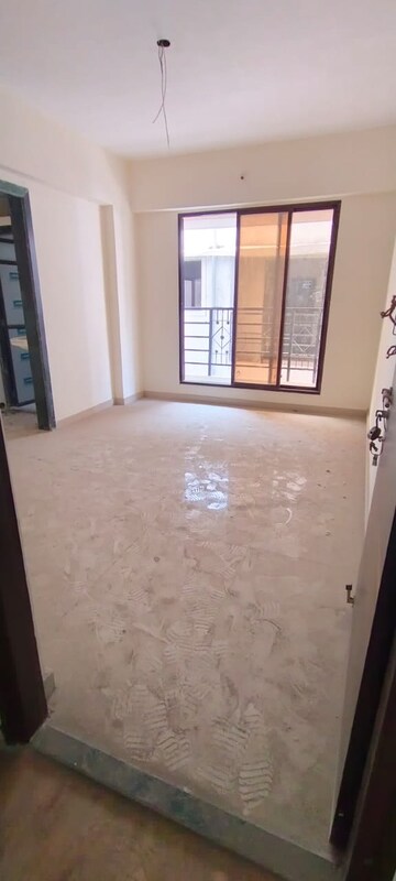 Room in 1 BHK Apartment at Squarefeet Imperial Square, Ghodbunder Road – for Rent