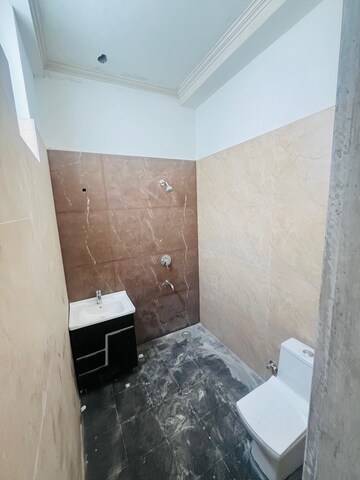 Bathroom in 4 BHK Independent House at Gms Road – for Sale