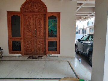 Room in 5 BHK Independent House at Hydershakote – for Rent