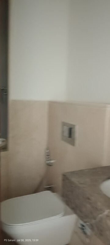 Room in 3 BHK Apartment at Piramal Mahalaxmi, Mahalaxmi – for Rent