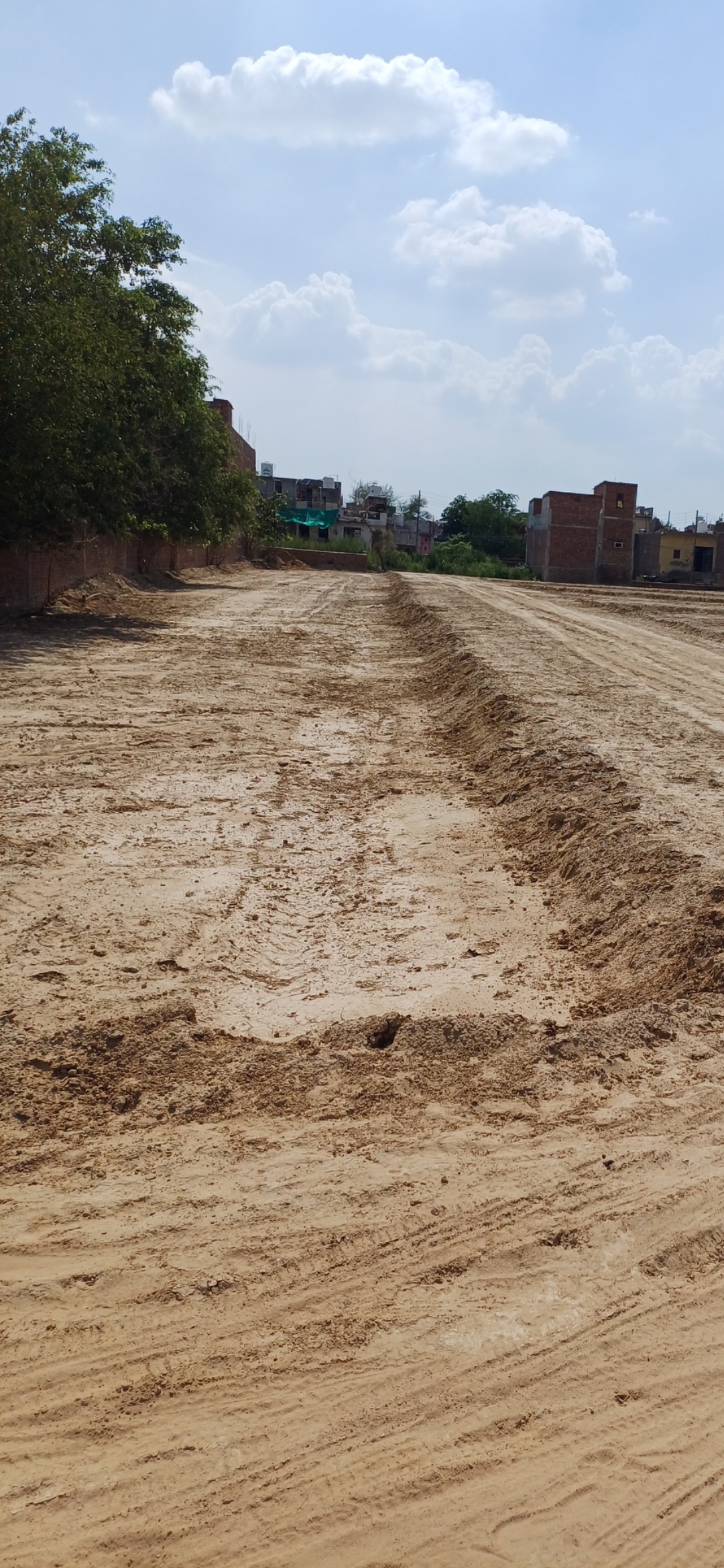 Plot For Sale in Om Associates 