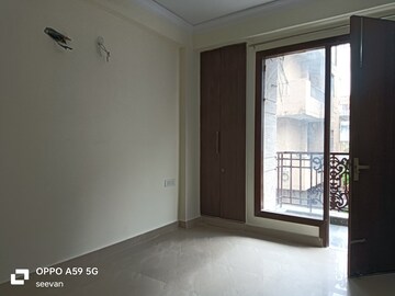 Room in 3 BHK Builder Floor at Chattarpur – for Rent