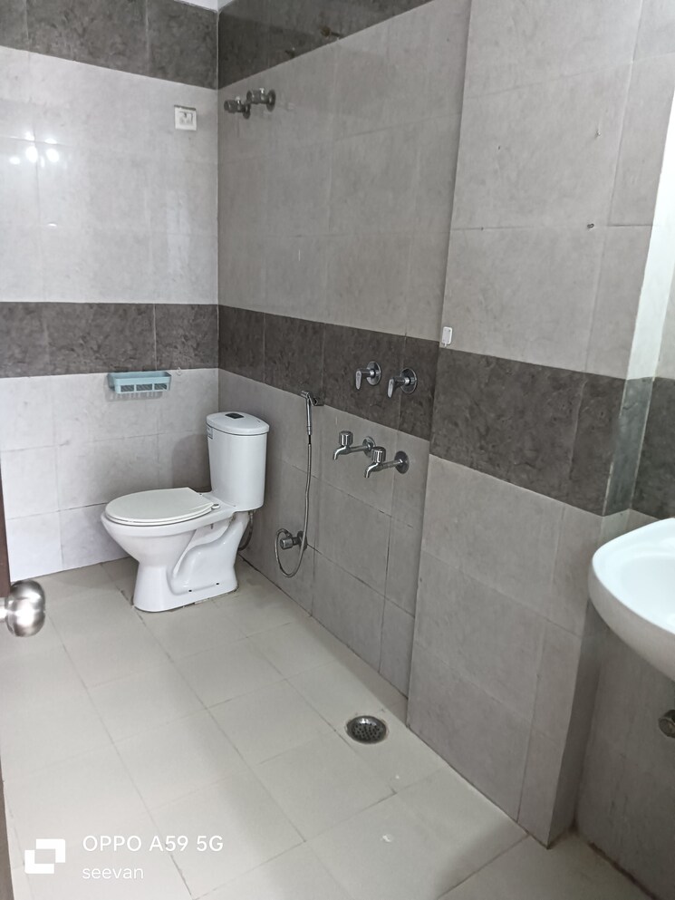 Bathroom, chattarpur 3 Bedroom 1080 Sq.Ft. Builder Floor In Chattarpur Delhi 9013478