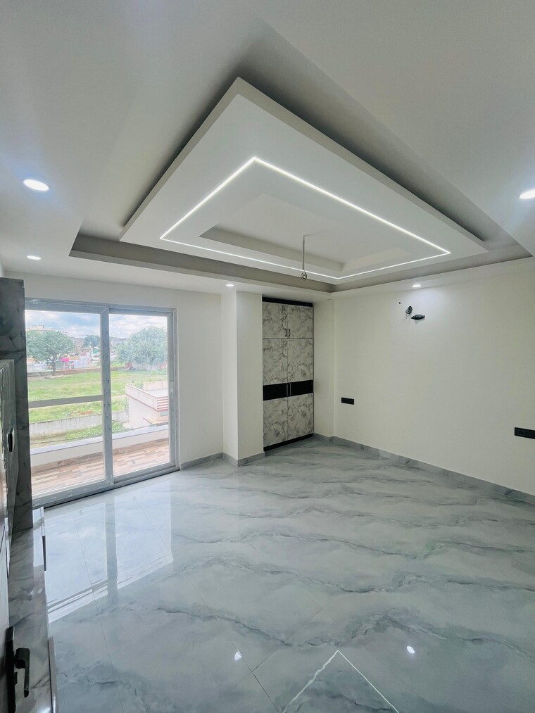 Room, gms road 3 Bedroom 2300 Sq.Ft. Builder Floor In Gms Road Dehradun 9013475