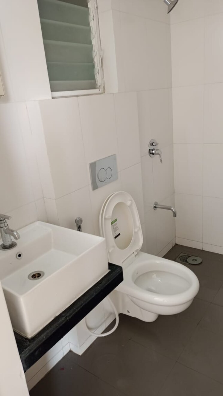 Bathroom, shree-sankalp 2 Bedroom 550 Sq.Ft. Apartment In Ghodbunder Road Thane 9013482