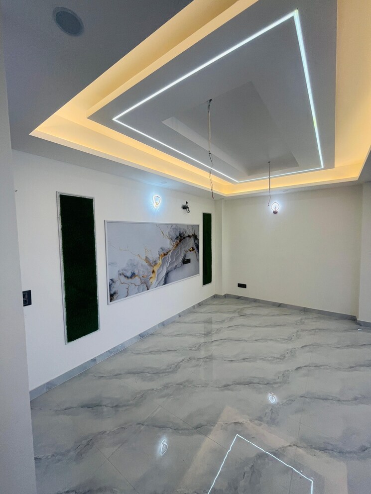 Room, gms road 3 Bedroom 2300 Sq.Ft. Builder Floor In Gms Road Dehradun 9013475