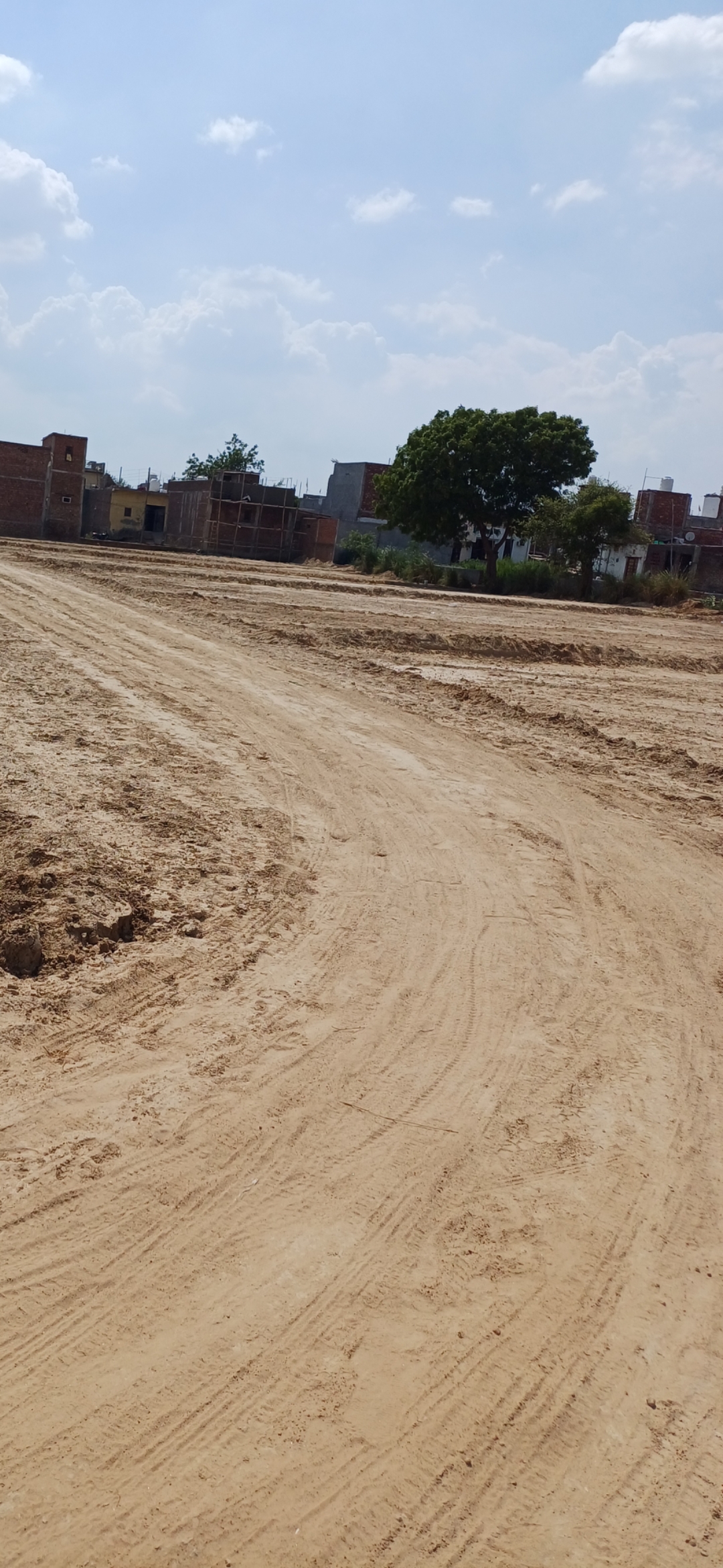 Plot For Sale in Om Associates 