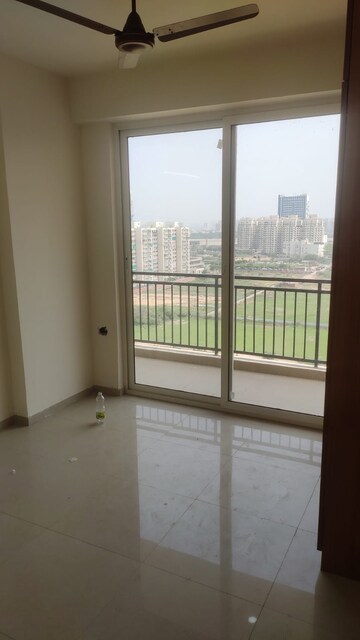 Room in 2 BHK Apartment at Hero Homes Gurgaon, Sector 104 – for Rent