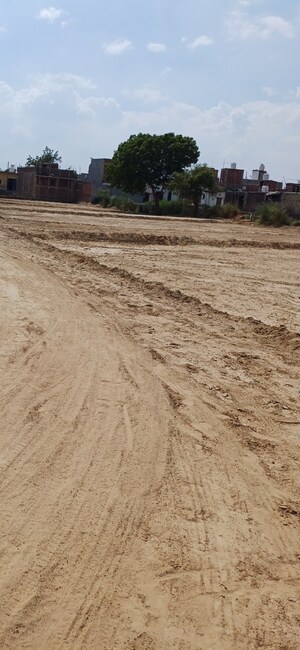  Plot For Sale in Dheeraj Nagar