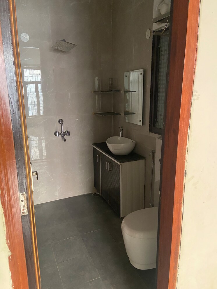Attached Bathroom, chattarpur 3 Bedroom 2000 Sq.Ft. Builder Floor In Chattarpur Delhi 9013606