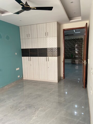 Room in 3 BHK Builder Floor at Chattarpur – for Rent