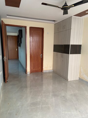 Room in 3 BHK Builder Floor at Chattarpur – for Rent