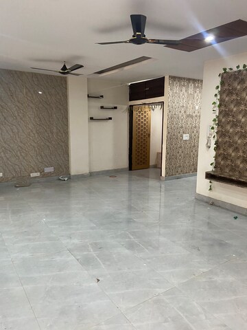 Room in 3 BHK Builder Floor at Chattarpur – for Rent