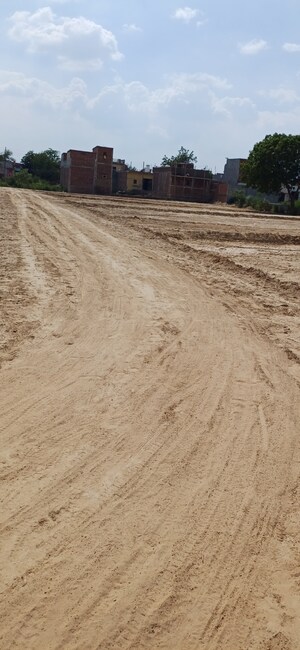  Plot For Sale in Dheeraj Nagar