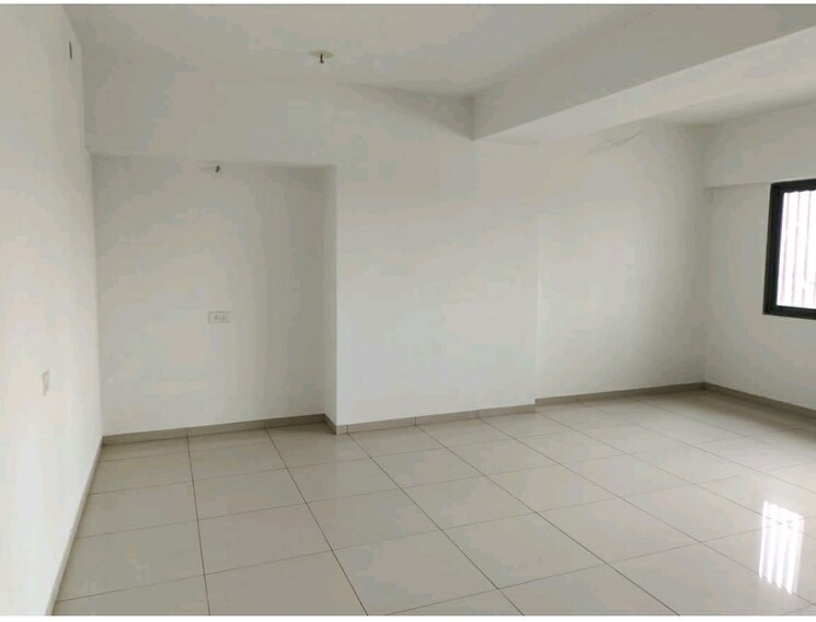 Room, ashram road Commercial Office Space 950 Sq.Ft. In Ashram Road Ahmedabad 9013629